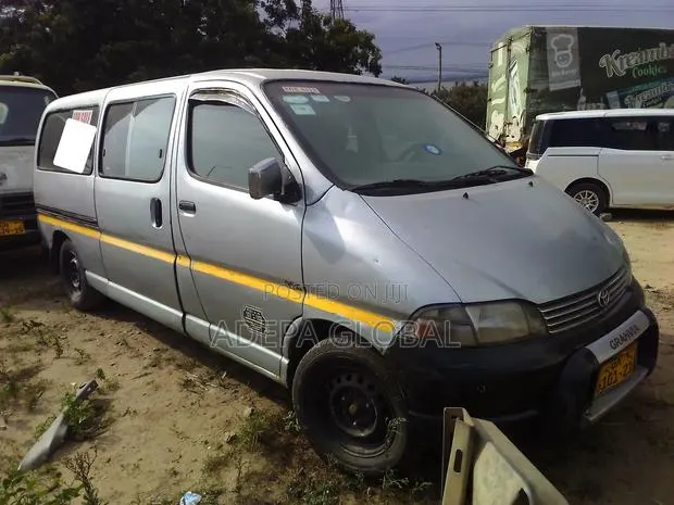 Toyota HiAce 2021 Grey · Photo 1
