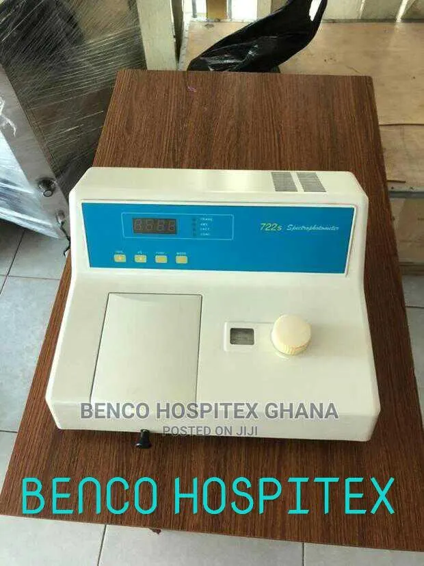 Spectrophotometer · Photo 1
