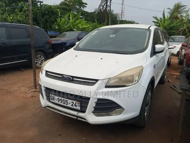 Ford Escape SE 4x4 2017 White · Photo 1