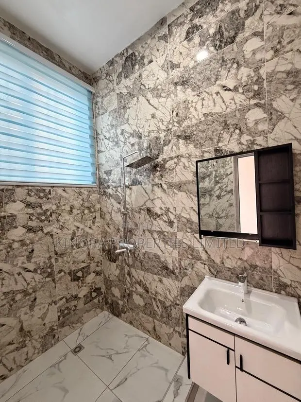 4bdrm Duplex in Lakeside Estate for rent · Photo 1