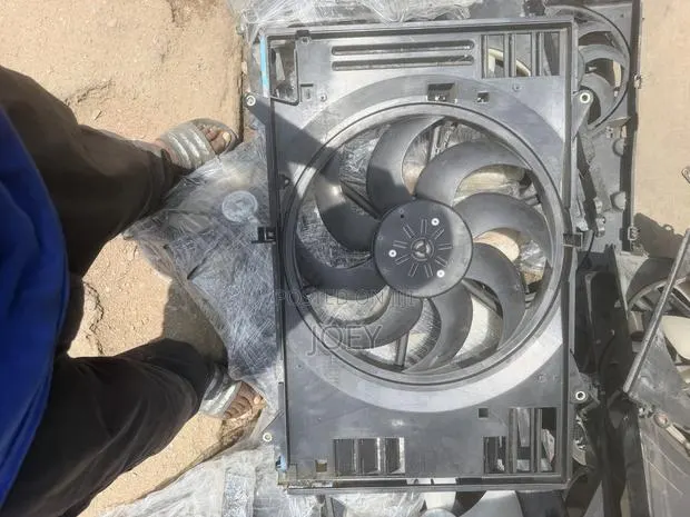 Mazda CX-9 Radiator Fan · Photo 1