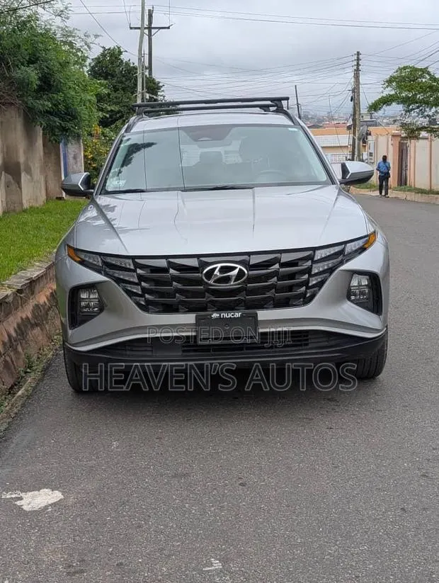 Hyundai Tucson 2023 Silver · Photo 1