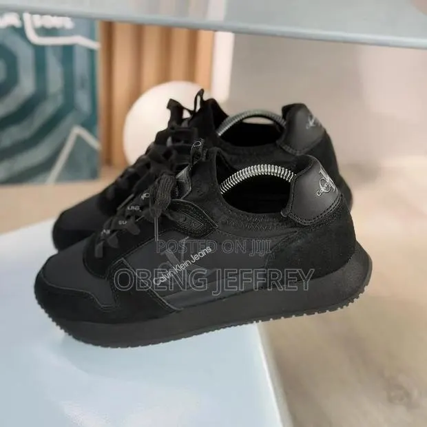 Original Calvin Klein Black · Photo 1