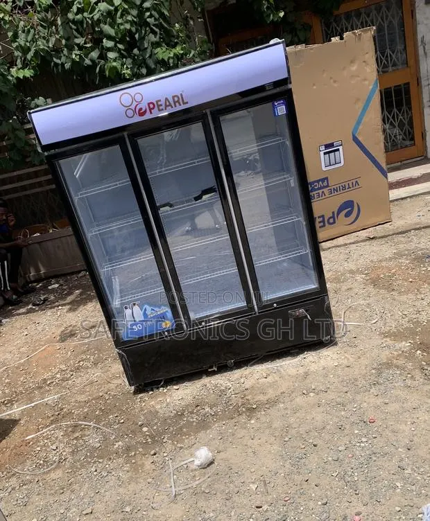 Choose New Pearl PVC-150 950 Liters 3 Doors Fridge · Photo 1