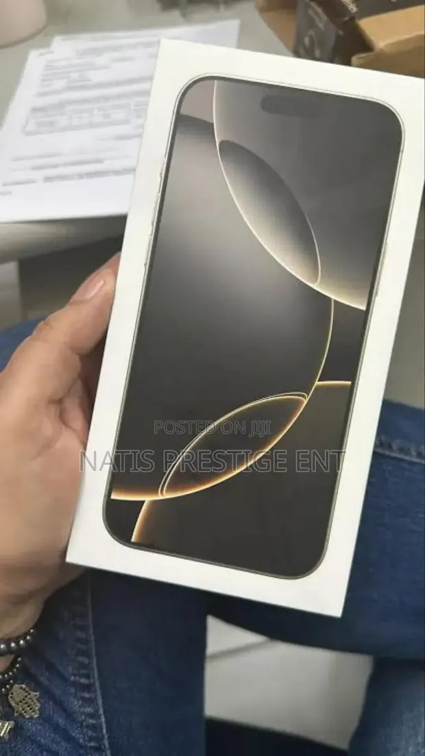 New Apple iPhone 16 Pro Max 256 GB Gold · Photo 1