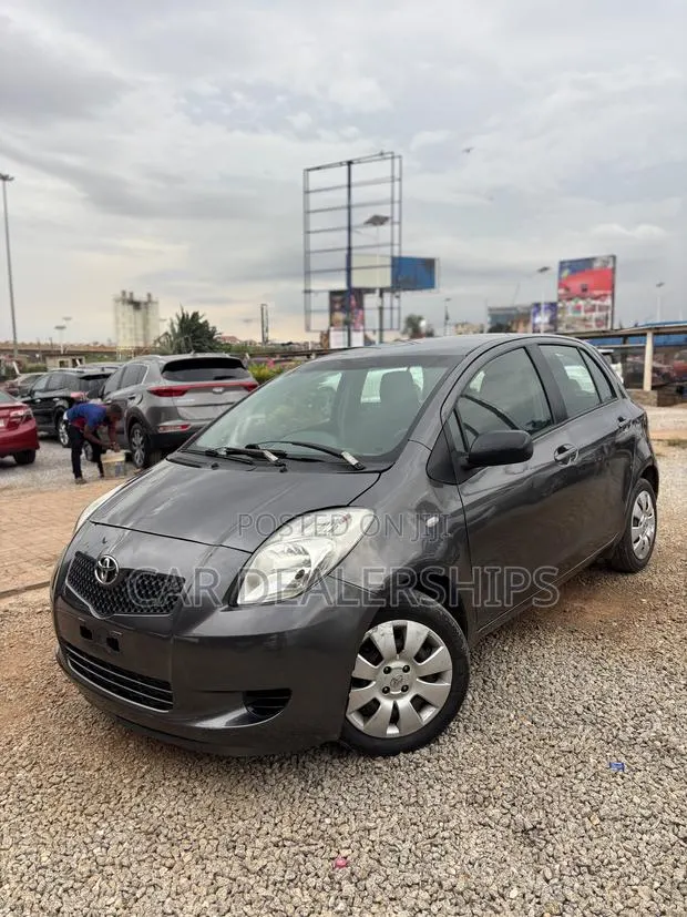 Toyota Yaris 2010 · Photo 1