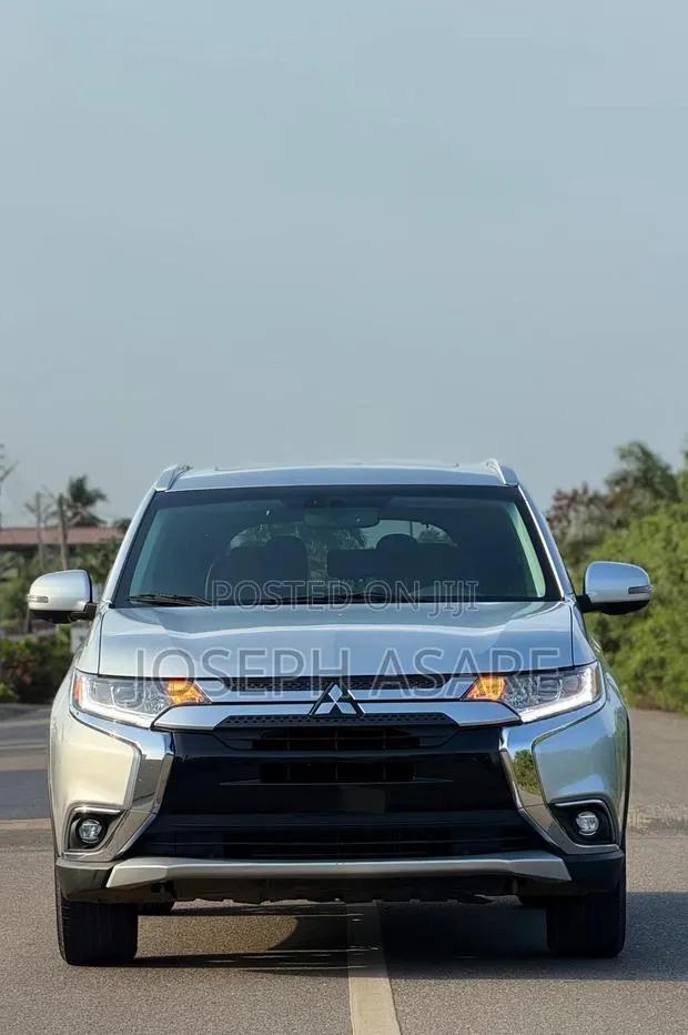Mitsubishi Outlander SEL AWC 2019 · Photo 1