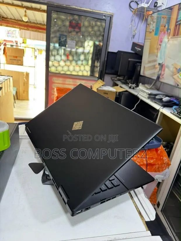 Laptop HP Omen 16 32GB Intel Core i9 SSD 512GB · Photo 1