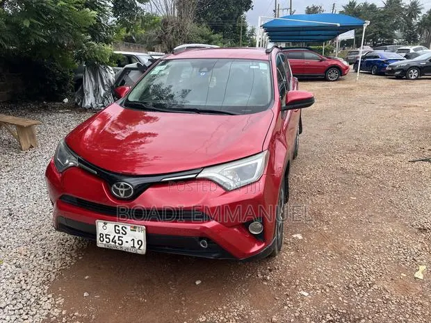 Toyota RAV4 2016 Red · Photo 1