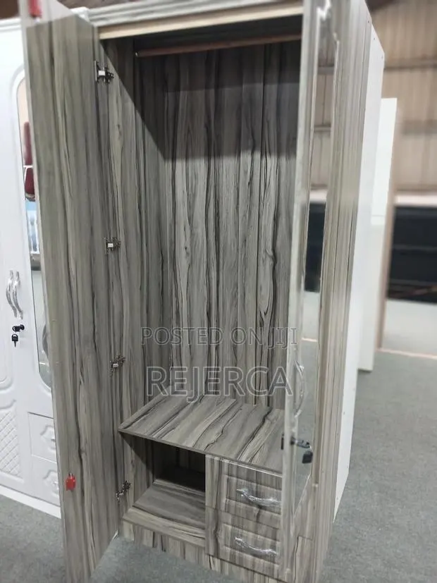 Qquality Brand New Wardrobe · Photo 1