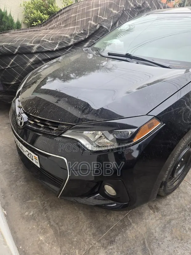 Toyota Corolla S 4dr Sedan (1.8L 4cyl CVT) 2014 Black · Photo 1