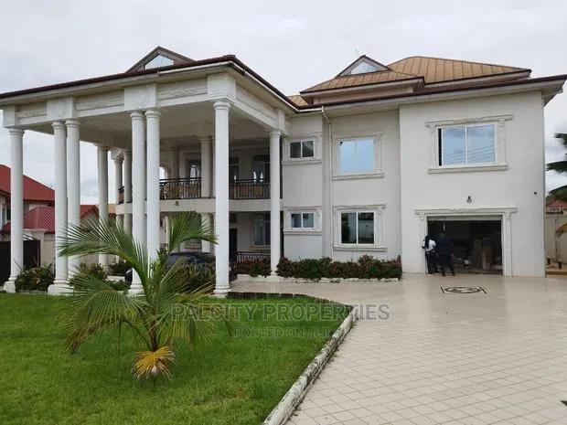 8bdrm Mansion in Hilltop, Kumasi Metropolitan for sale · Photo 1