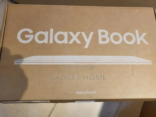 New Laptop Samsung Galaxy Book4 8GB Intel Core i5 SSD 512GB
