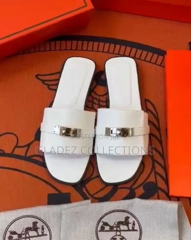 Hermes Giulia Sandals · Photo 1