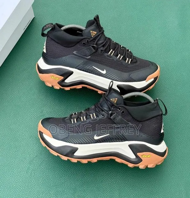 Original Nike ACG Zegama Trail in Colours · Photo 1