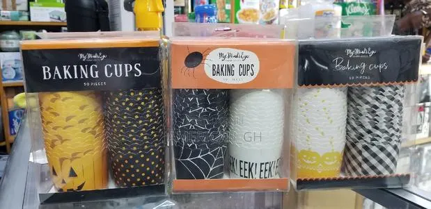 50 Pieces Baking Cups · Photo 1