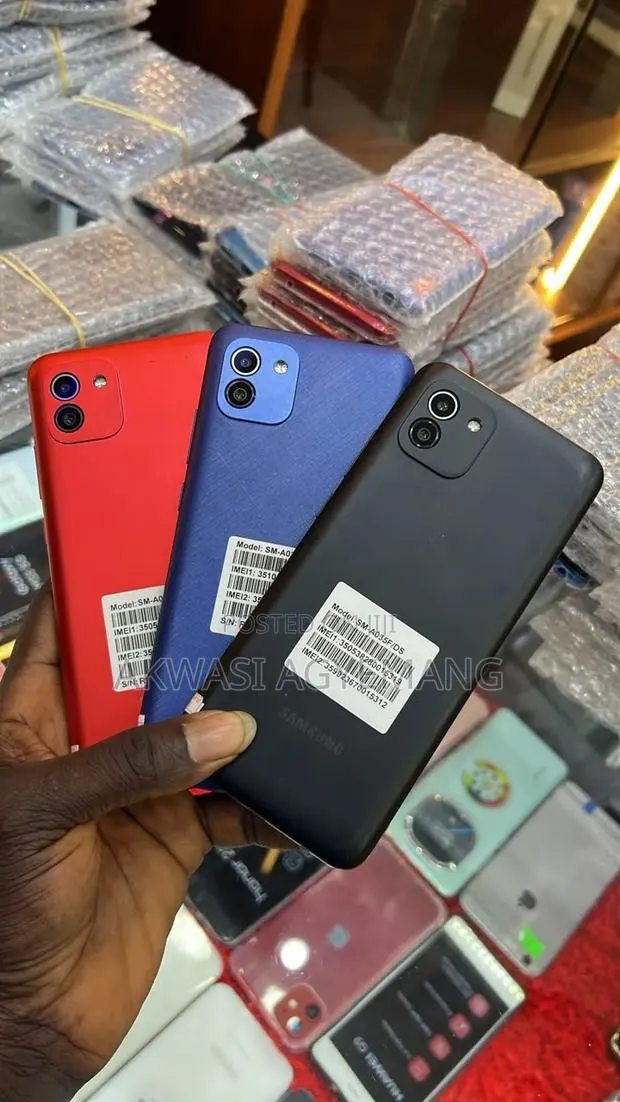 Samsung Galaxy A03 32 GB Red · Photo 1