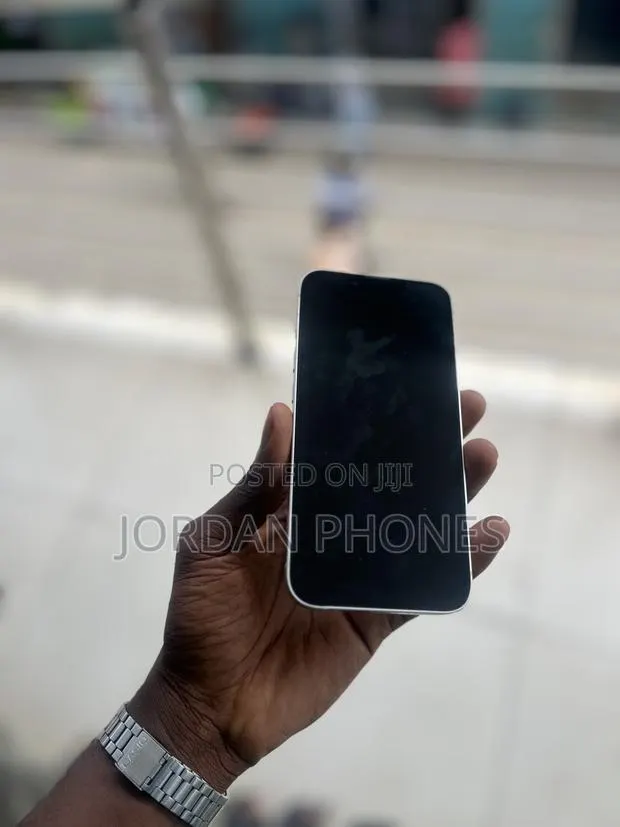 Apple iPhone 14 128 GB White · Photo 1