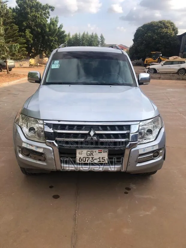 Mitsubishi Pajero V80 3.5 V6 GL/GLS 2015 Silver · Photo 1