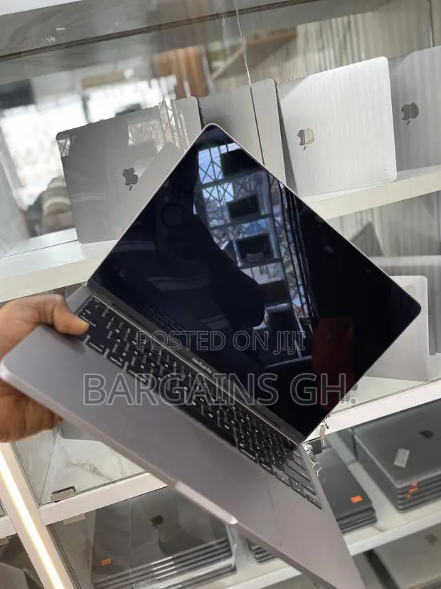 New Laptop Apple MacBook Pro 2019 8GB Intel Core i5 SSD 256GB · Photo 1