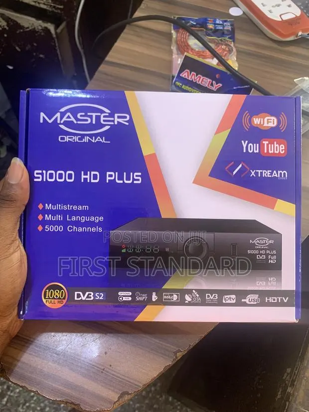 Master S2 Satellite Decoder · Photo 1