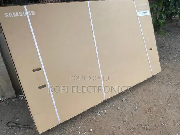 Refined 98-Inch Samsung Crystal Uhd Giant Screen · Photo 1