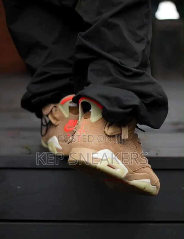 Jordan 6 Retro X Travis Scott 'British Khaki' · Photo 1