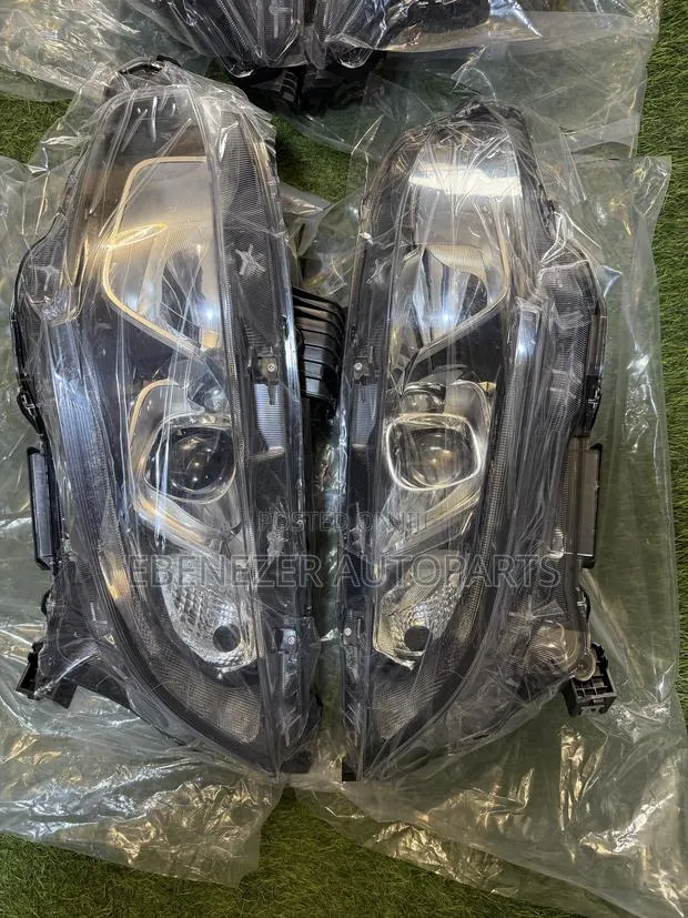 Honda Civic 2017 Headlights · Photo 1