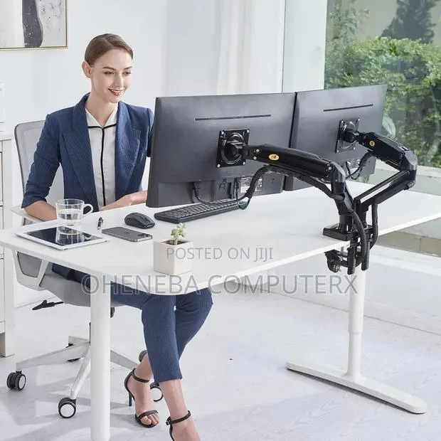 Universal F160 Dual Monitor Mount 17inches to 32inches · Photo 1