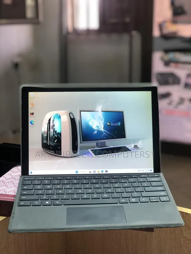 Laptop Microsoft Surface Pro 4 8GB Intel Core i5 SSD 256GB · Photo 1