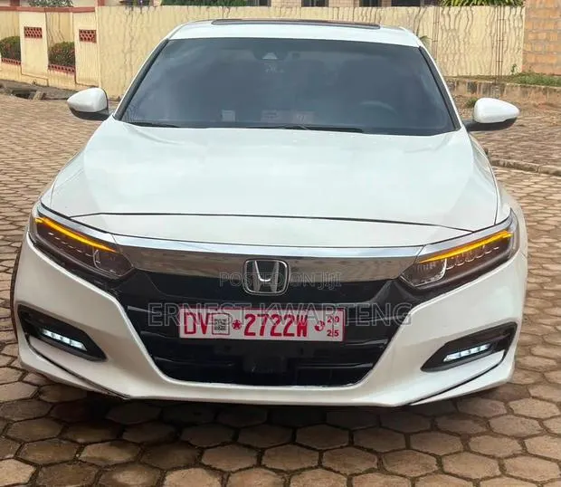 Honda Accord 2019 White · Photo 1