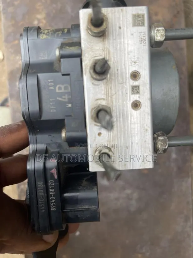 Toyota Rush ABS Pump · Photo 1