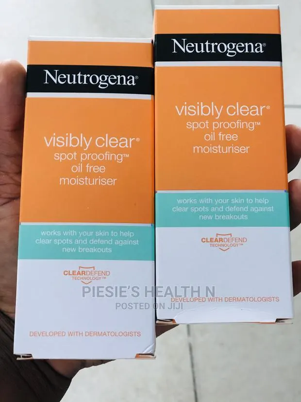 Visibly Clear Spot Proofing Oil Free Moisturizer · Photo 1