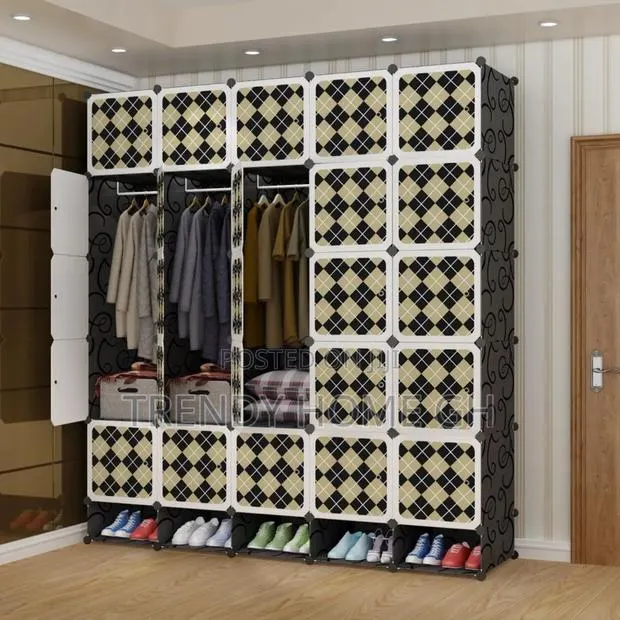 25 Cubes Modular Wardrobe With Shoe Rack · Photo 1