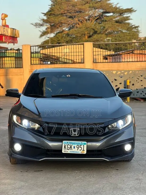 Honda Civic Sport Sedan 2019 Gray · Photo 1