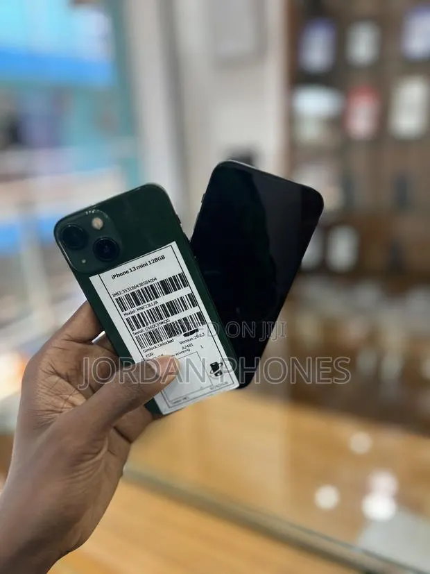 Apple iPhone 13 Mini 128 GB Green · Photo 1
