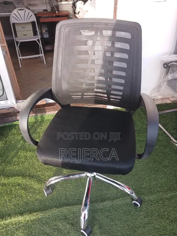 Adjustable Office Swivel Chair · Photo 1