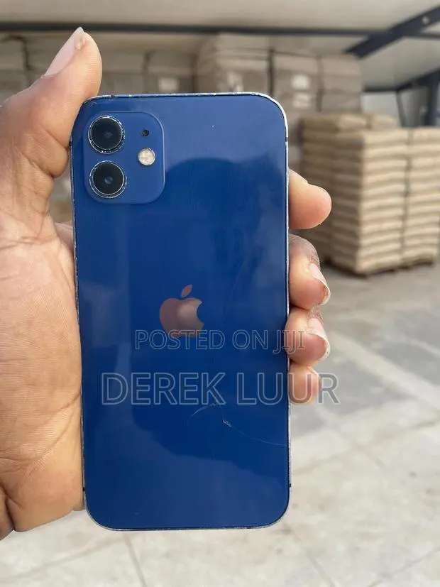 Apple iPhone 12 64 GB Blue · Photo 1