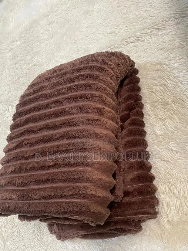 Coffee Brown Flannel Blanket + 2 Pillow Cases