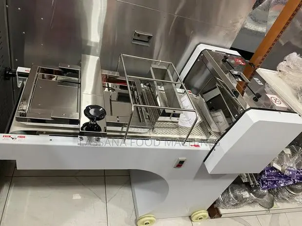 Commercial Bread Moulder · Photo 1