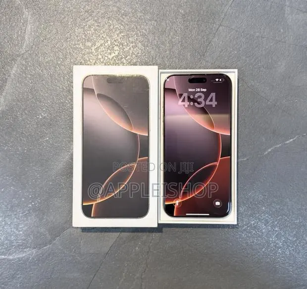 Apple iPhone 16 Pro Max 512 GB Gold · Photo 1