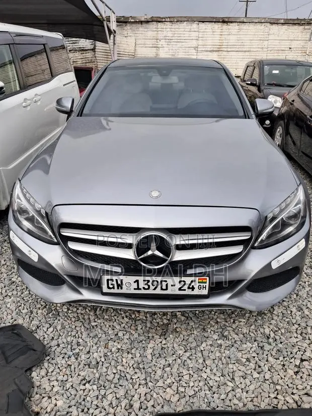 Mercedes-Benz C300 Base 4Matic Sedan AWD (2.0L 4cyl 7A) 2016 Gray · Photo 1