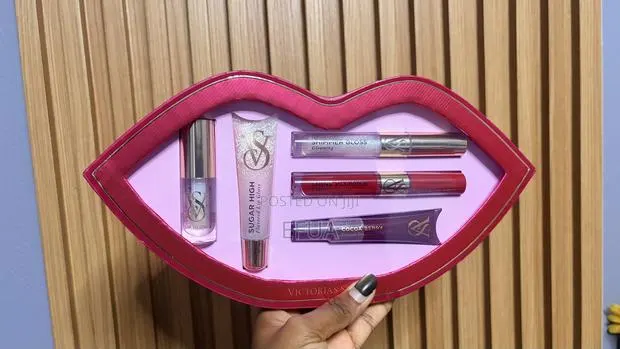 Victoria Secret Lip Gloss Set · Photo 1