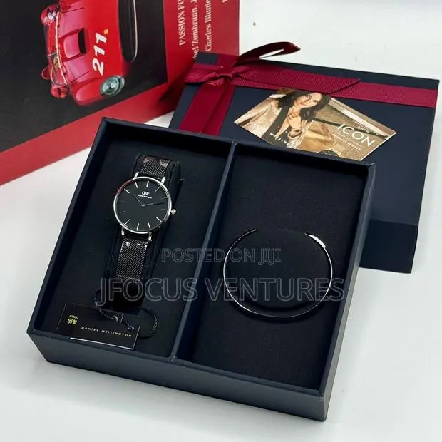 DW Black Leather Watch With Bracelet · Photo 1