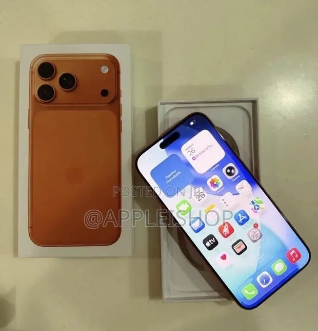Apple iPhone 17 Pro Max 512 GB Orange · Photo 1