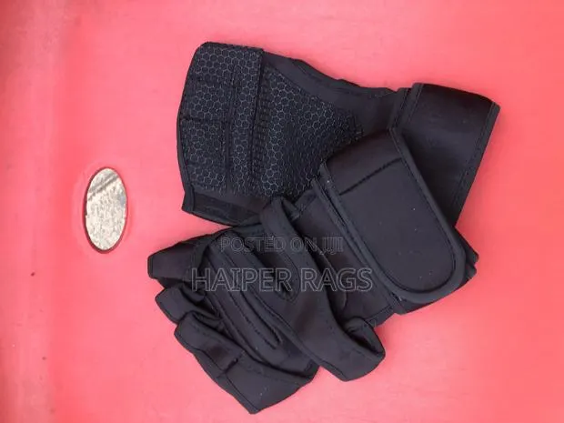 Gym Gloves · Photo 1