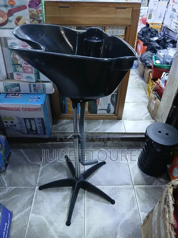 Hair Washing Sink · Photo 1