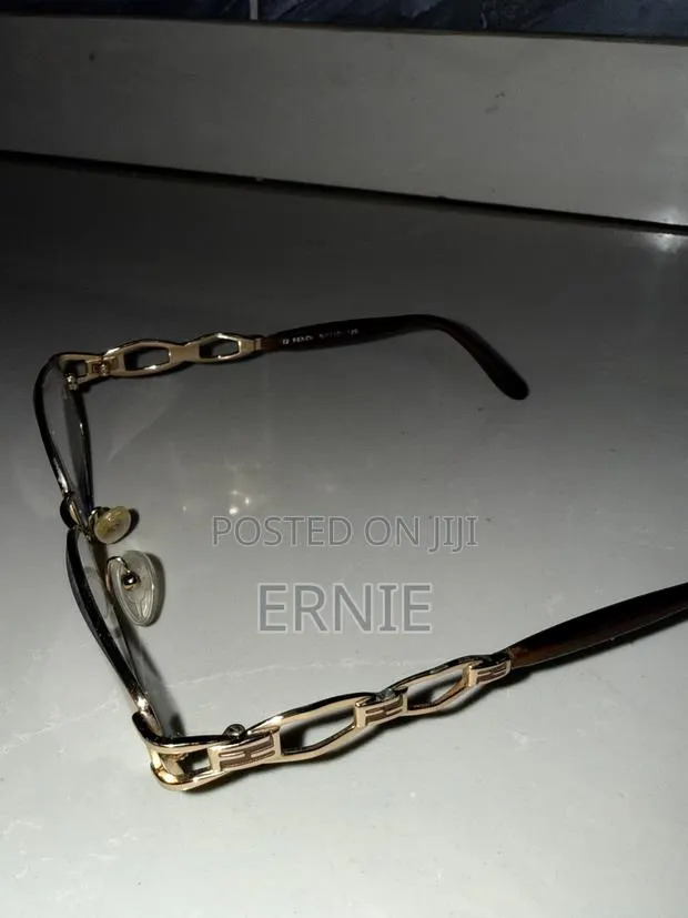 Fendi F580 Sunglasses · Photo 1