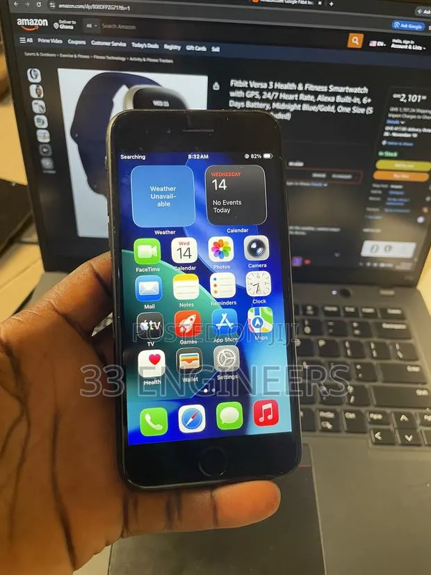 Apple iPhone SE (2020) 128 GB Black · Photo 1