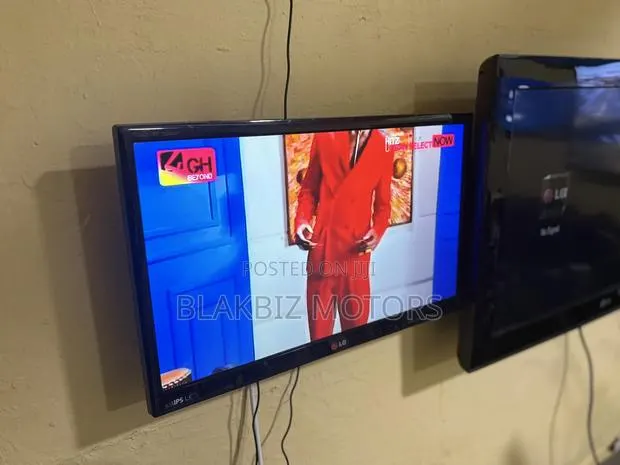 Used LG 22” TV · Photo 1